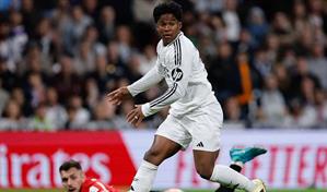 Lyon conf&iacute;a en un efecto Endrick para pasar al ataque