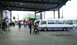 Flujo de pasajeros es t&iacute;mido en terminales de autobuses previo a Nochebuena y Navidad