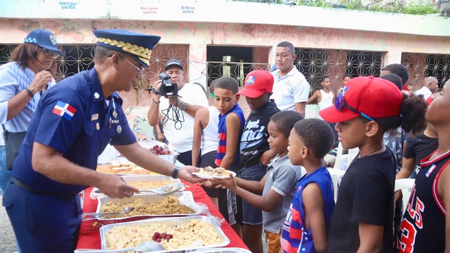 Policía culmina agenda deportiva 2025 con almuerzo en Cristo Rey y Las Cañitas