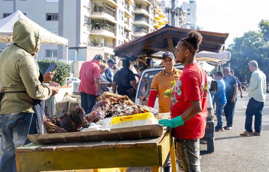 Precio del cerdo en Nochebuena 2025: comerciantes reportan aumento