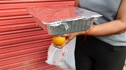 Preparativos en barrios capitalinos para la cena de Nochebuena