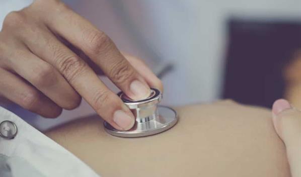 Beb&eacute; en gestaci&oacute;n es operado de un tumor en el pulm&oacute;n en Lima