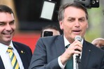 Bolsonaro reafirma a su hijo como candidato presidencial en 2026 en una carta desde c&aacute;rcel