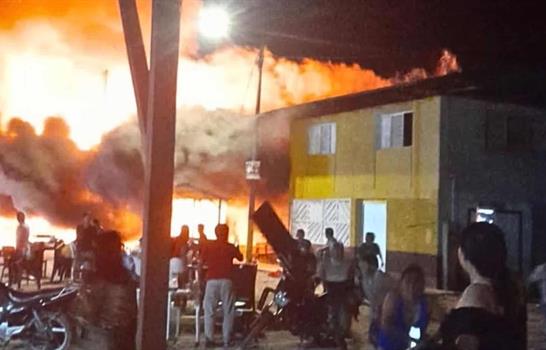 Bomberos atendieron m&aacute;s de 45 emergencias, incluidos incendios, durante Navidad en Lima