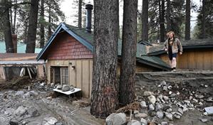 Nuevas tormentas azotan California en Navidad, que est&aacute; bajo estado de emergencia