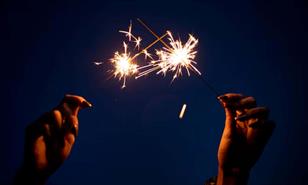 La Defensa Civil denuncia uso indiscriminado de fuegos artificiales en barrios de Santiago