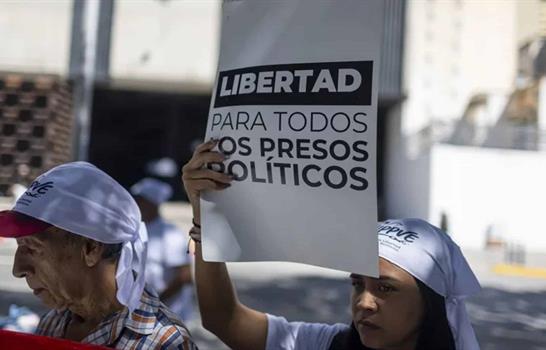 Familiares informan de la excarcelaci&oacute;n de 71 detenidos tras presidenciales en Venezuela