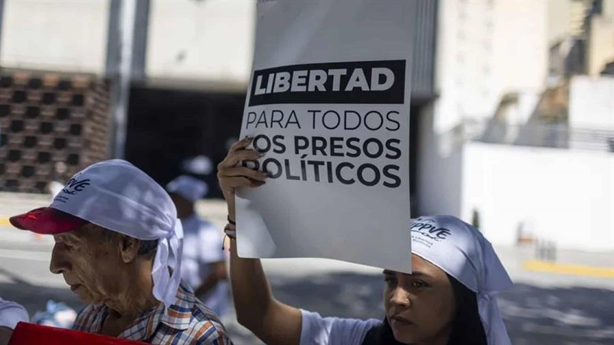 Familiares informan de la excarcelaci&oacute;n de 71 detenidos tras presidenciales en Venezuela