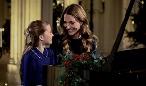 Kate Middleton y la princesa Charlotte conquistan la Navidad con un dueto inesperado al piano