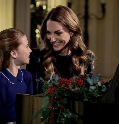 Kate Middleton y la princesa Charlotte conquistan la Navidad con un dueto inesperado al piano