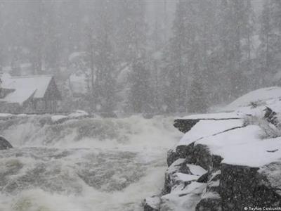 Los Ángeles enfrenta inundaciones repentinas por tormenta navideña