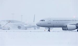 Aerol&iacute;neas cancelan m&aacute;s de 1,000 vuelos en EE. UU. por el clima invernal