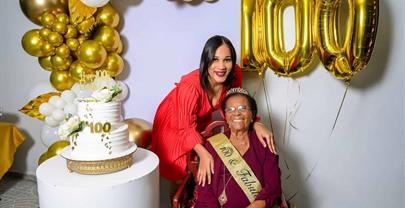 Un siglo de historia: as&iacute; ve la vida una tatarabuela dominicana que cumpli&oacute; 100 a&ntilde;os