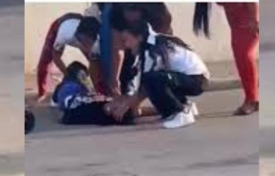 Muere joven herido de bala en la cabeza en intervenci&oacute;n policial de fiesta callejera en Santiago