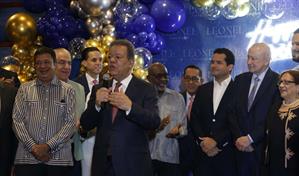 El expresidente Leonel Fern&aacute;ndez celebra 72 a&ntilde;os y seguidores piden su retorno en 2028
