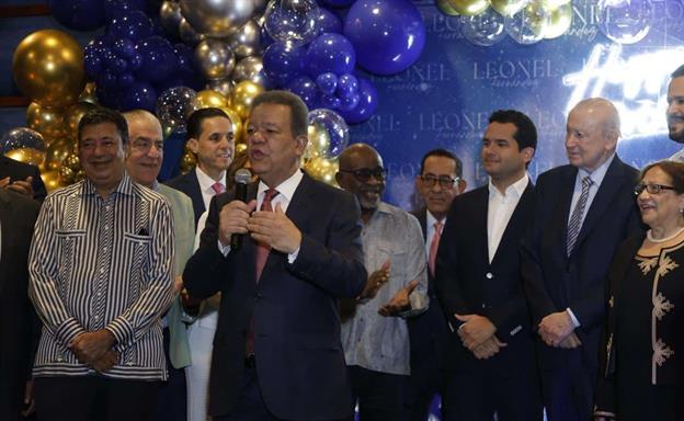 El expresidente Leonel Fern&aacute;ndez celebra 72 a&ntilde;os y seguidores piden su retorno en 2028
