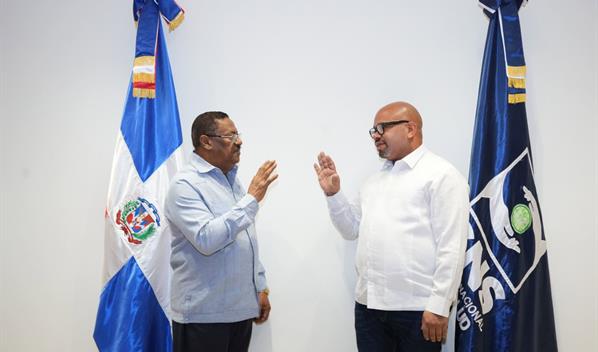 Juramentan al nuevo director del Hospital Dar&iacute;o Contreras