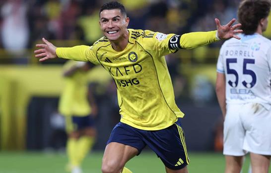 Cristiano Ronaldo, a 44 de los 1000 en triunfo de Al Nassr sobre el Al Okhdood