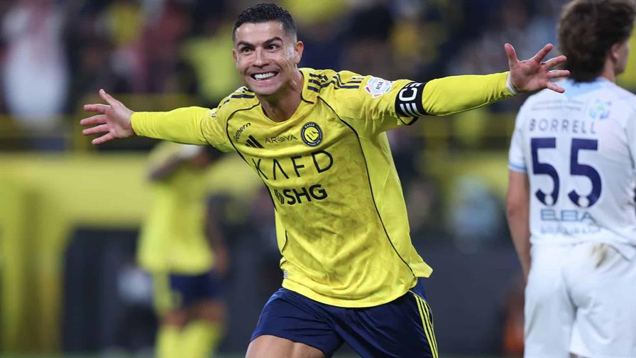 Cristiano Ronaldo, a 44 de los 1000 en triunfo de Al Nassr sobre el Al Okhdood