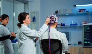 Implantes que se comunican con el cerebro: el futuro de la neurotecnolog&iacute;a est&aacute; en marcha