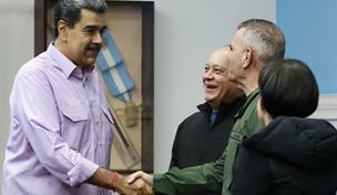 Maduro dice que en EE. UU. fabrican una realidad virtual para robar recursos a Venezuela