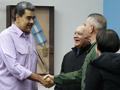 Maduro: EEUU fabrica realidad virtual para robar recursos a Venezuela