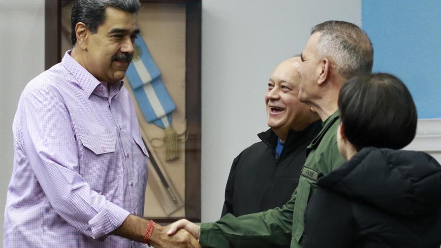 Maduro dice que en EE. UU. fabrican una realidad virtual para robar recursos a Venezuela