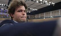 Carlsen se complica el triunfo tras ceder ante Art&eacute;miev, que empata en cabeza con Niemann