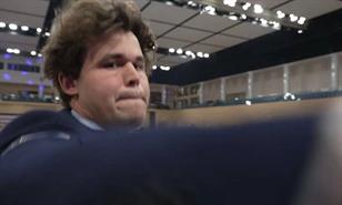 Carlsen se complica el triunfo tras ceder ante Art&eacute;miev, que empata en cabeza con Niemann