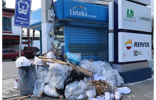 Basura tras la Navidad: el rostro menos festivo de la ciudad