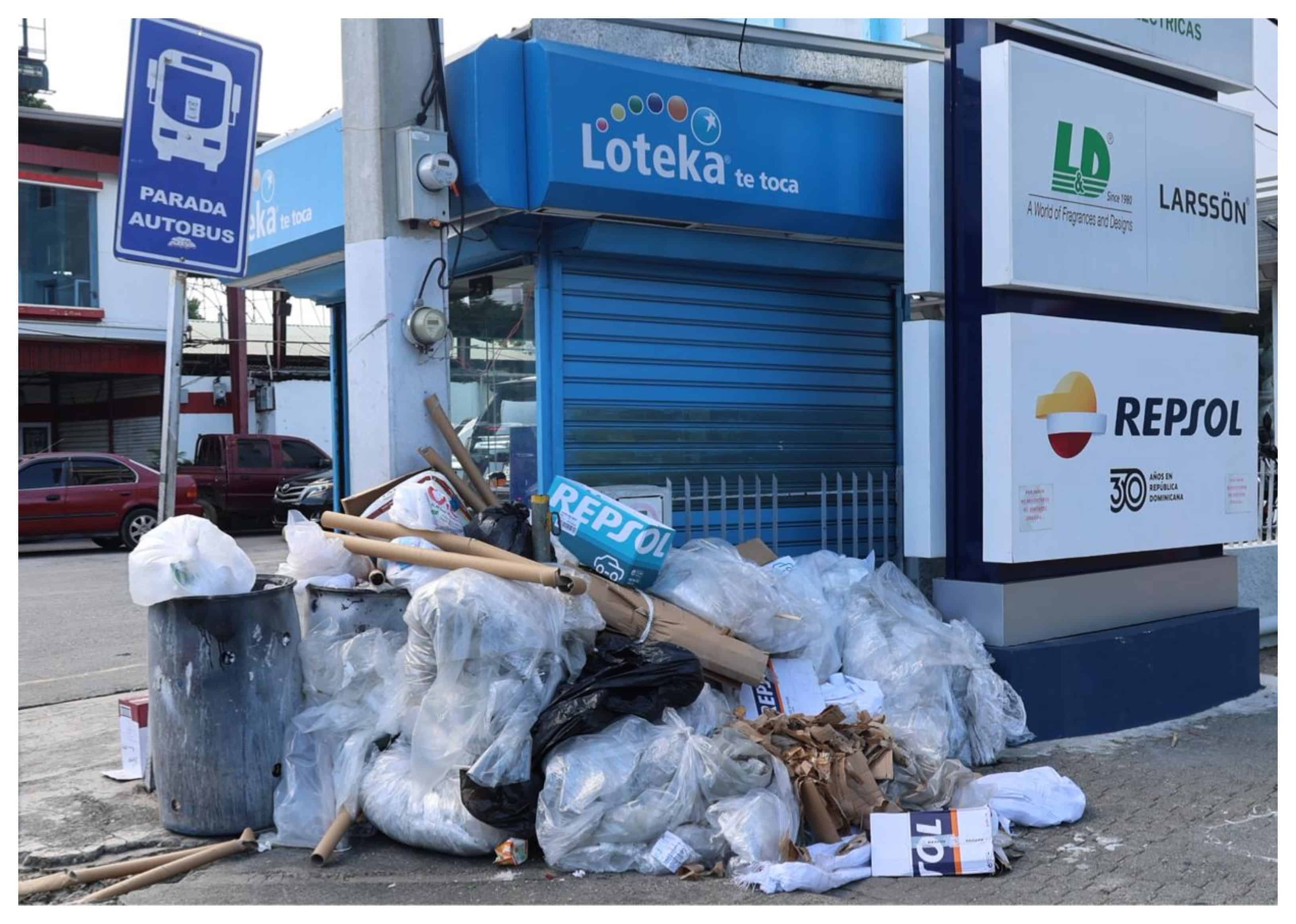 Cumulo de basura tras las festividades.