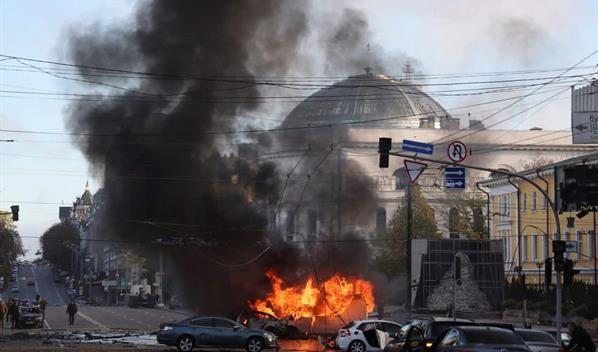 Se escuchan fuertes explosiones en la capital de Ucrania