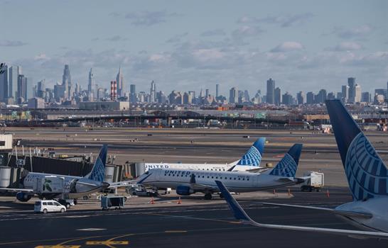 M&aacute;s de 1,700 vuelos cancelados en el &aacute;rea de Nueva York por tormenta de nieve