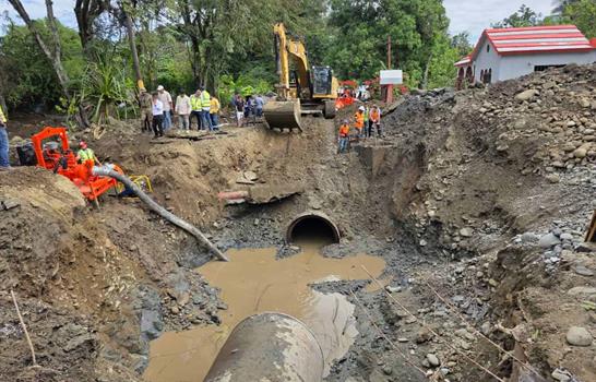 Fuerza del Pueblo exige soluci&oacute;n a explosi&oacute;n de tuber&iacute;a de agua en Santiago desde el 25 de diciembre