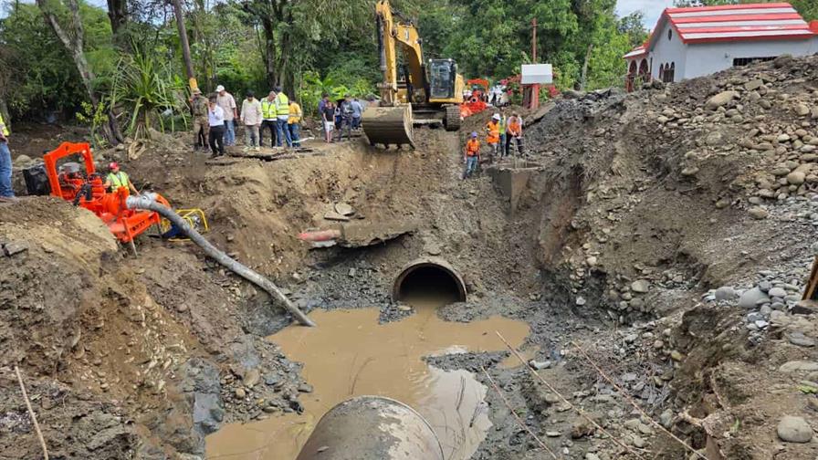 Fuerza del Pueblo exige soluci&oacute;n a explosi&oacute;n de tuber&iacute;a de agua en Santiago desde el 25 de diciembre