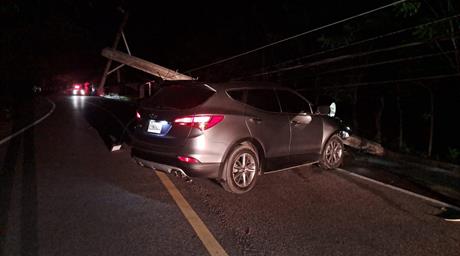 Accidentes de tr&aacute;nsito que terminan en apagones: 84 postes da&ntilde;ados en Santiago