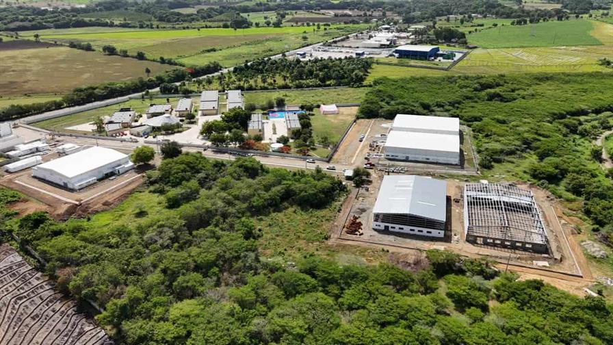 El Gobierno transfiere fondos para dos nuevas naves industriales en San Juan de la Maguana