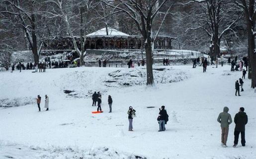 Miles de vuelos cancelados en todo EE. UU. por tormentas invernales en temporada Navide&ntilde;a