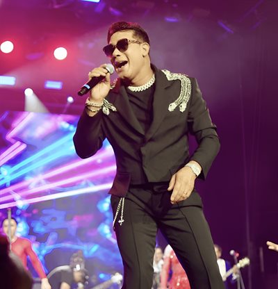 Raul&iacute;n Rodr&iacute;guez protagoniza dos noches memorables de bachata en la Gran Arena del Cibao