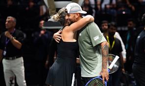 Kyrgios gana a Sabalenka en su Batalla de los Sexos en Dub&aacute;i