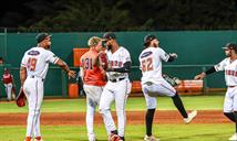 Toros muestran su poder ofensivo en su apertura del todos contra todos al vencer a Gigantes 11-3