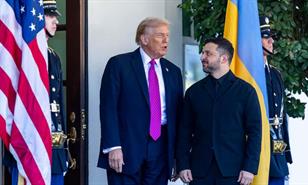 Frente a frente, Trump y Zelenski conversan de paz