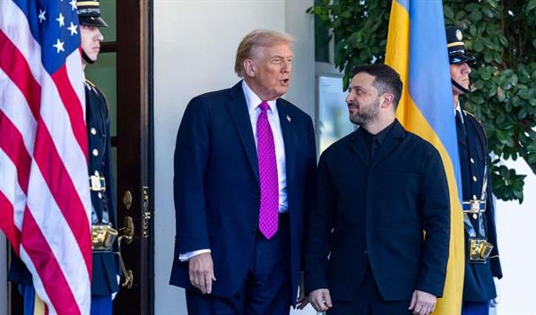 Frente a frente, Trump y Zelenski conversan de paz