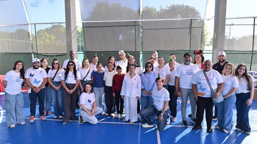 El Voluntariado Banreservas entrega de juguetes en Santiago