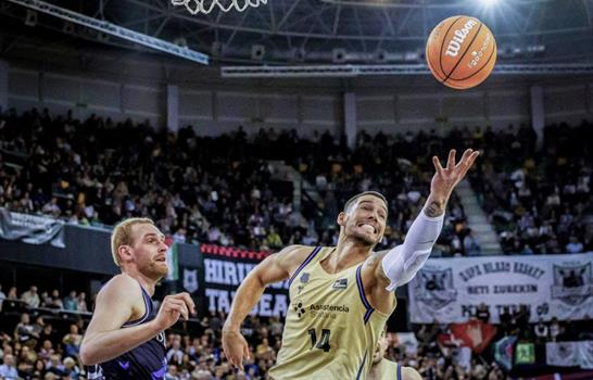 Willy Hernang&oacute;mez lidera un trabajado triunfo del Bar&ccedil;a en Miribilla