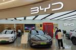 Empresa china BYD se encamina a superar a Tesla en ventas de veh&iacute;culos el&eacute;ctricos en 2025
