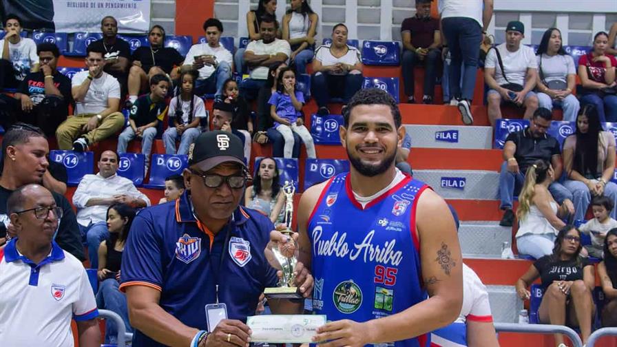 Pueblo Arriba logra primera victoria en la final de Santiago Rodr&iacute;guez