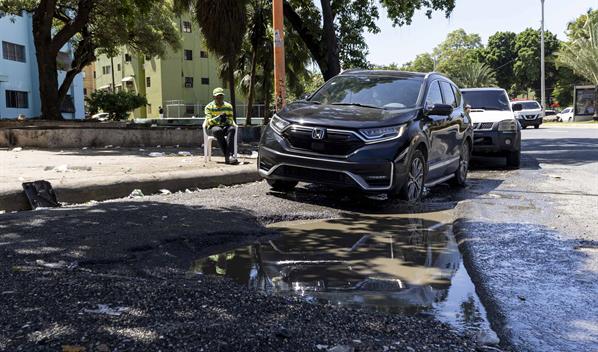 Con parches no se resuelven los problemas": denuncian deterioro vial en Villa Consuelo