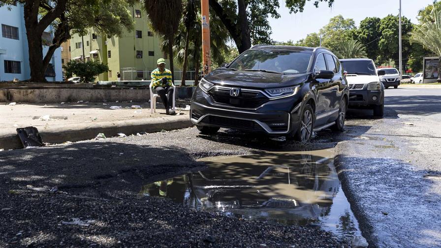 Con parches no se resuelven los problemas": denuncian deterioro vial en Villa Consuelo