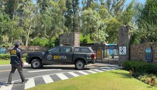 Allanan sedes de la Asociaci&oacute;n de F&uacute;tbol Argentina en investigaci&oacute;n por evasi&oacute;n fiscal